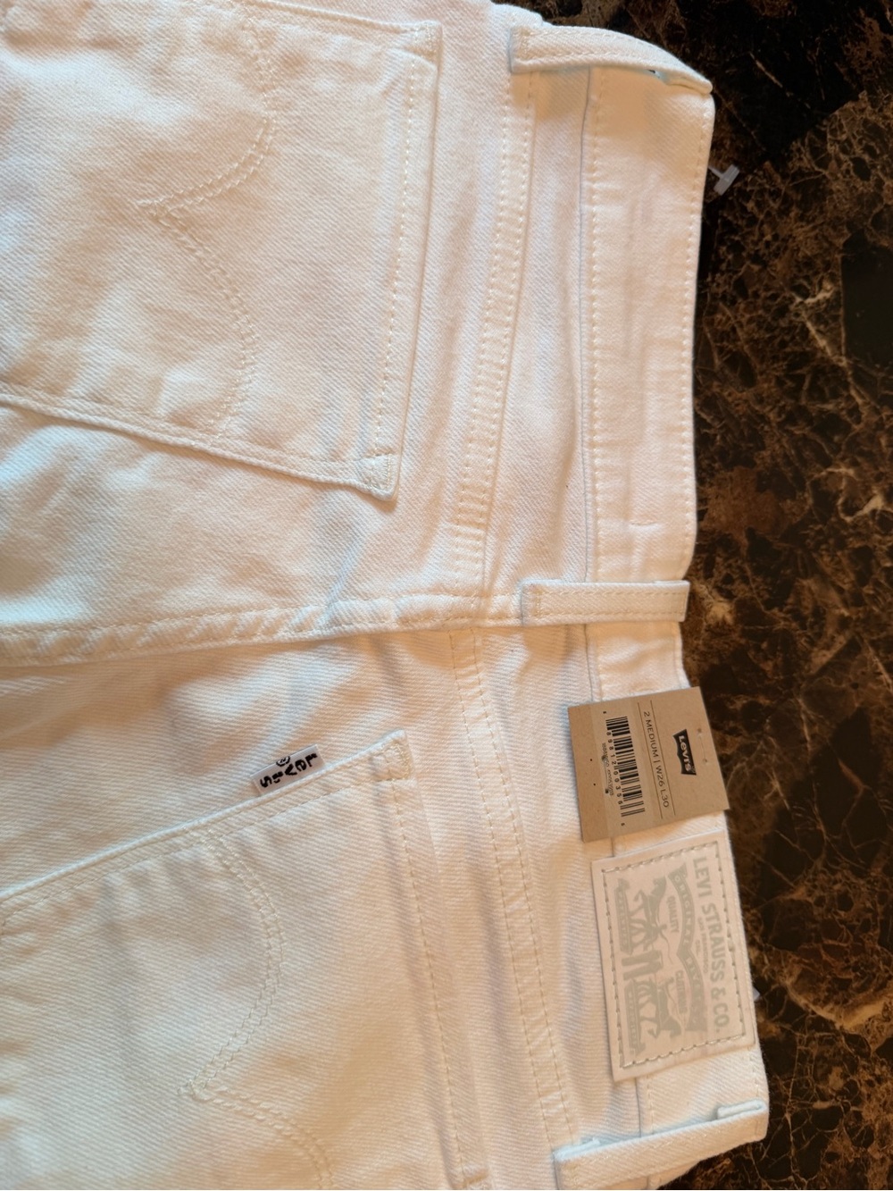 Levi’s Women’s White Straight Leg Jeans W26 L30 Size 2 Medium NWT Water - Picture 4 of 5